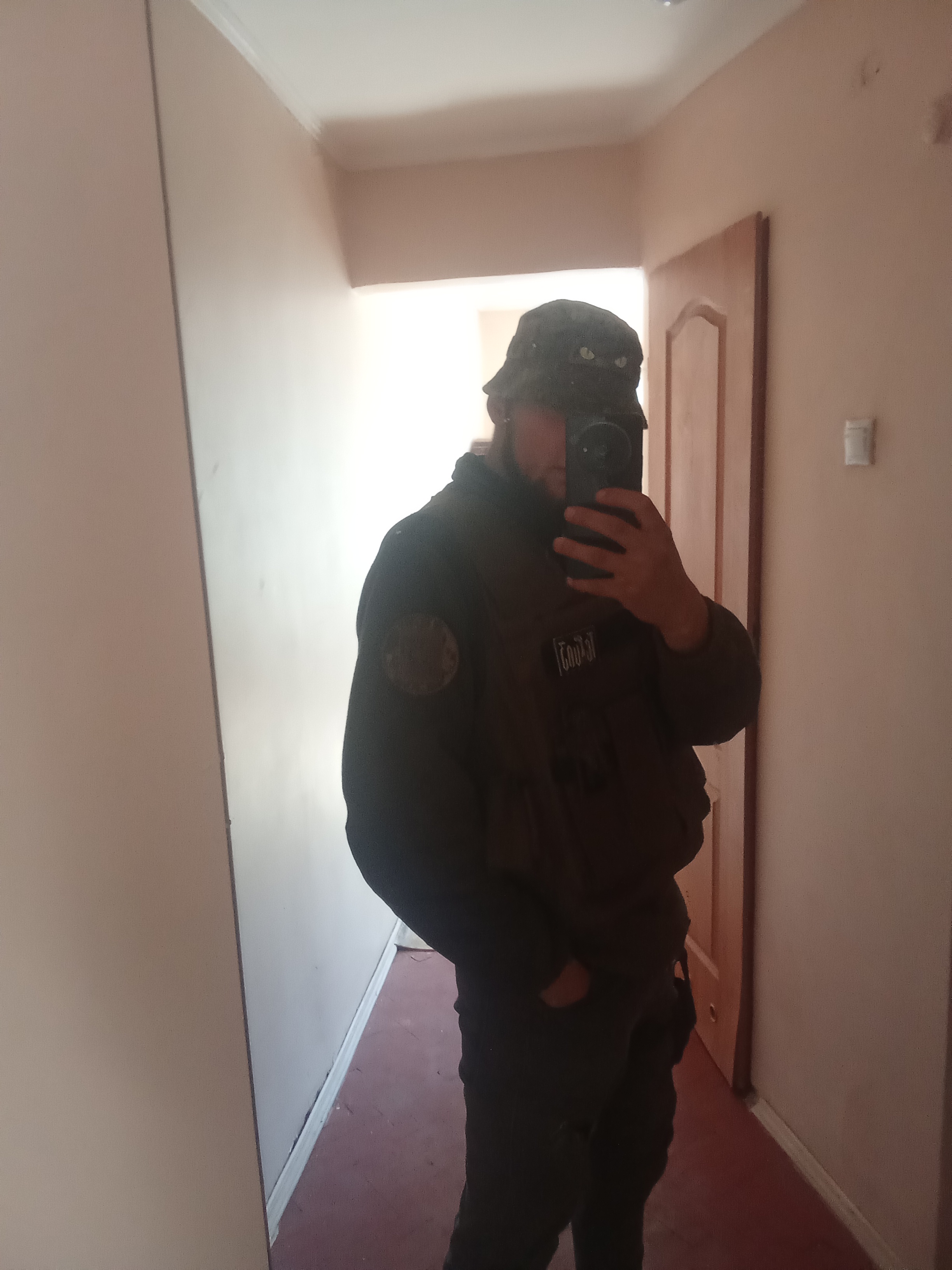 Photo Потрібна допомога після втрати батьків в Маріуполі залишився сам допомога фінансова 5169155119012936 абанк буду дуже вдячний